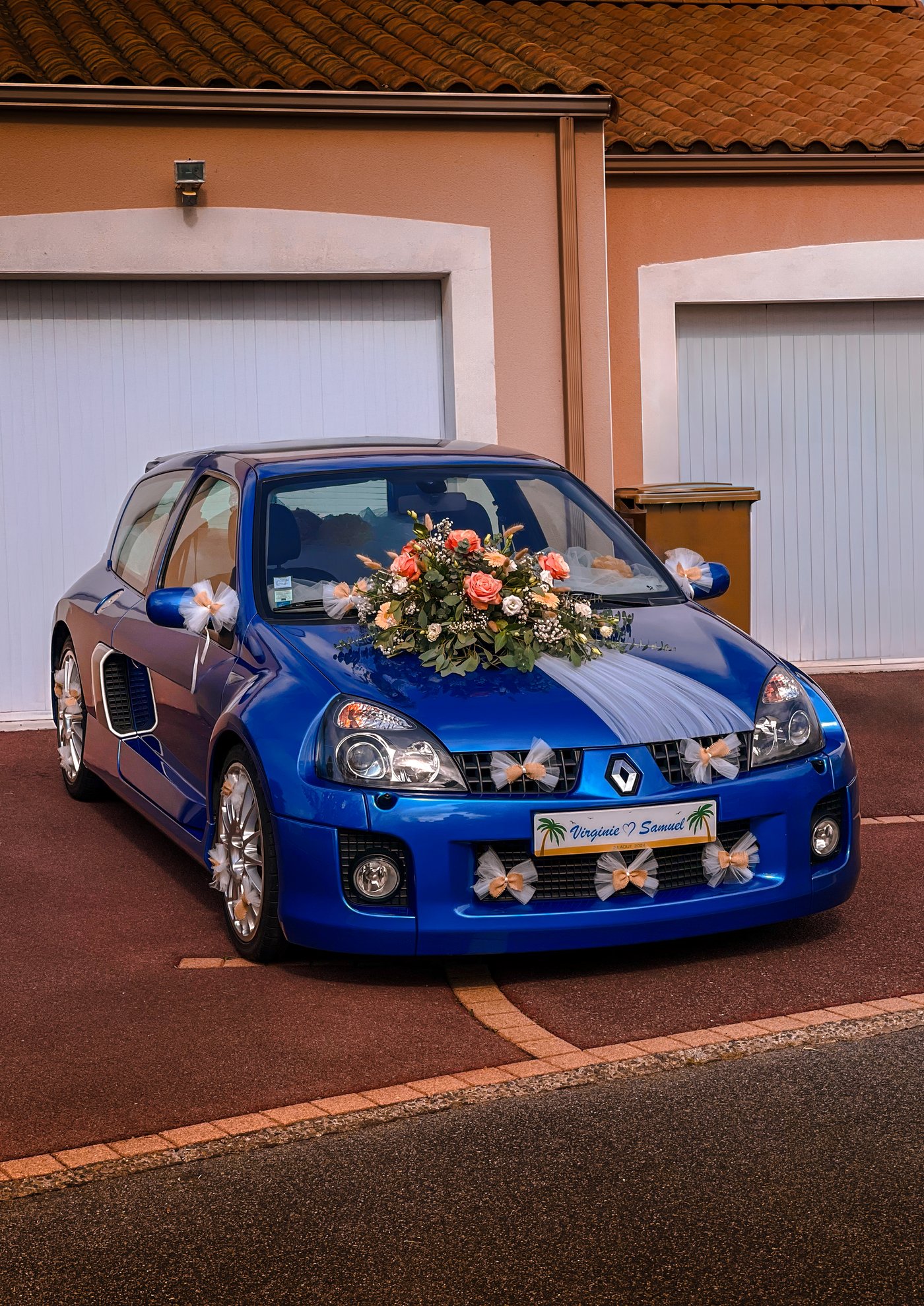 Voiture de mariage décorée, Virginie et Samuel